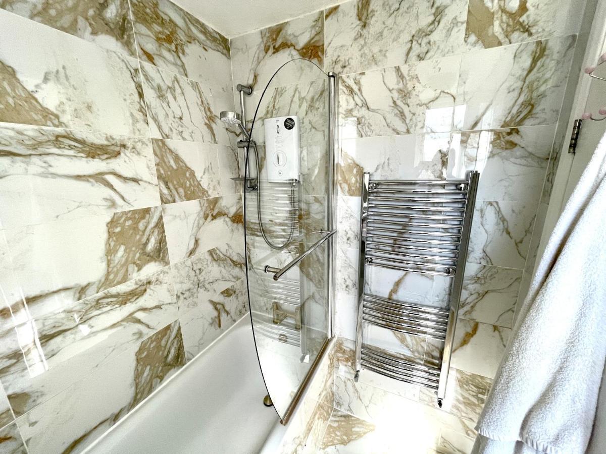Beautiful 3-Bed Apartment At Swiss Cottage London Exterior foto