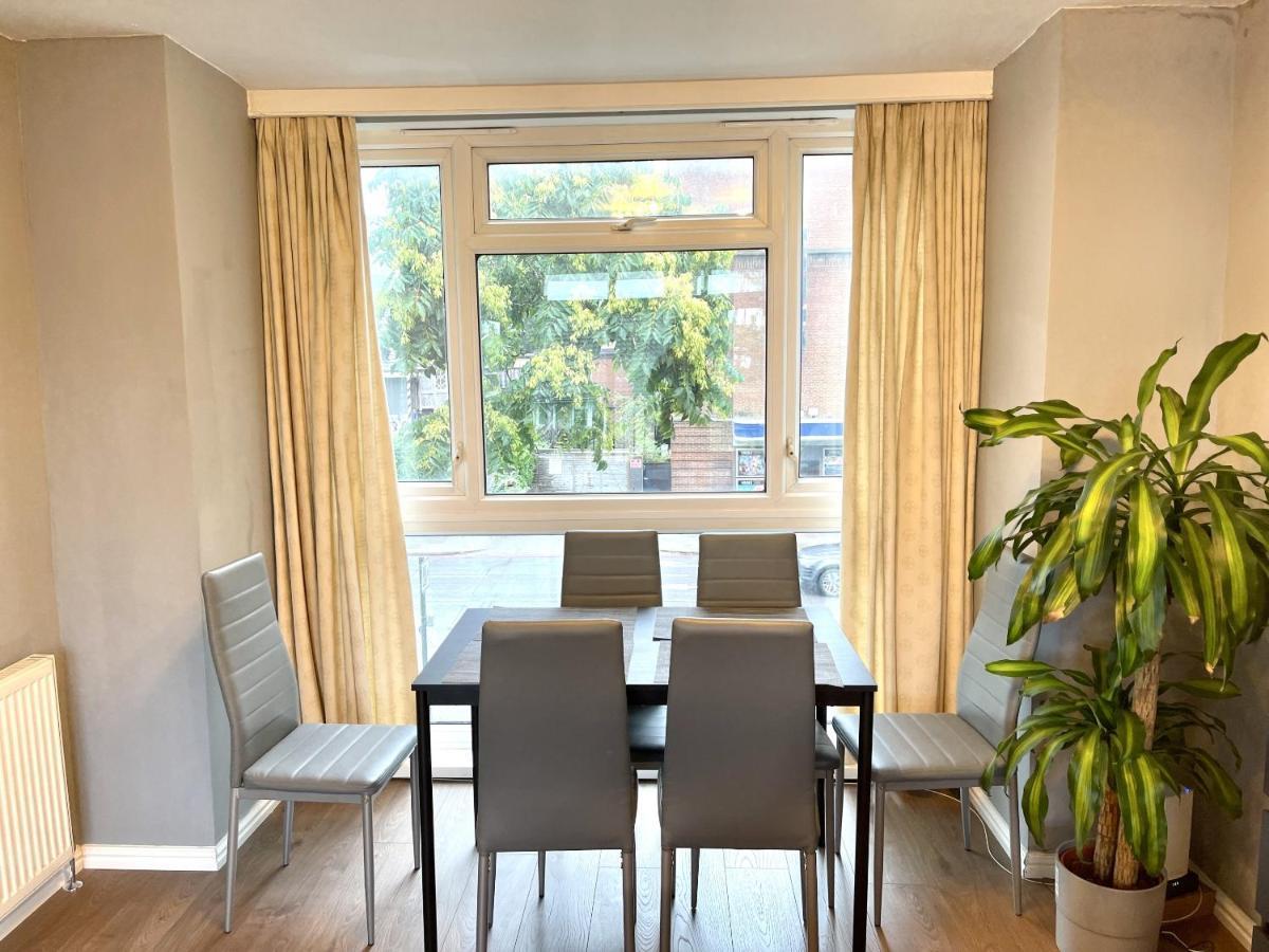 Beautiful 3-Bed Apartment At Swiss Cottage London Exterior foto