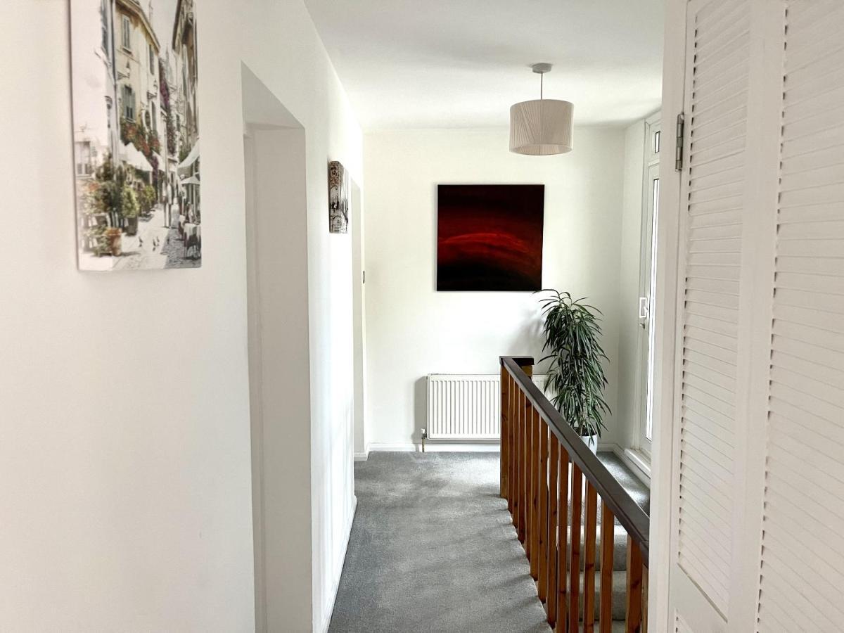 Beautiful 3-Bed Apartment At Swiss Cottage London Exterior foto