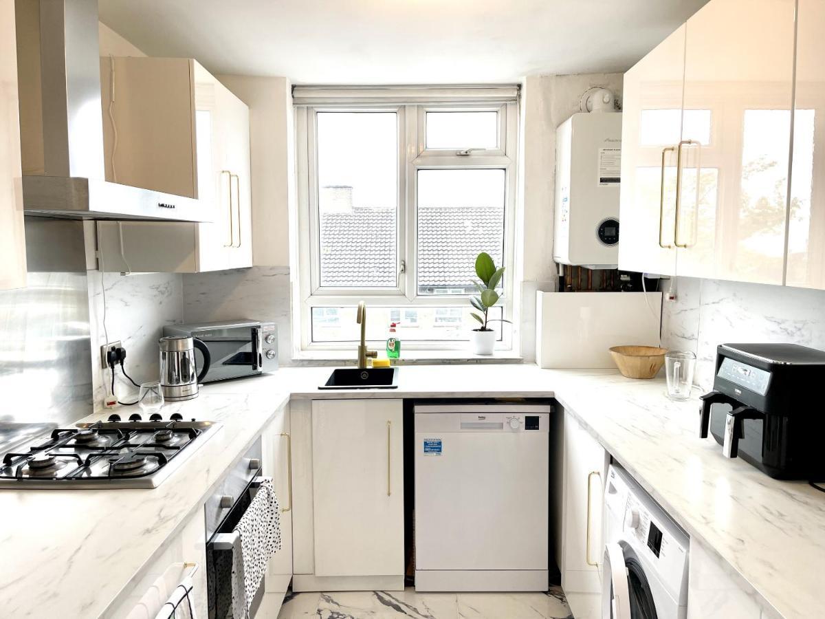 Beautiful 3-Bed Apartment At Swiss Cottage London Exterior foto